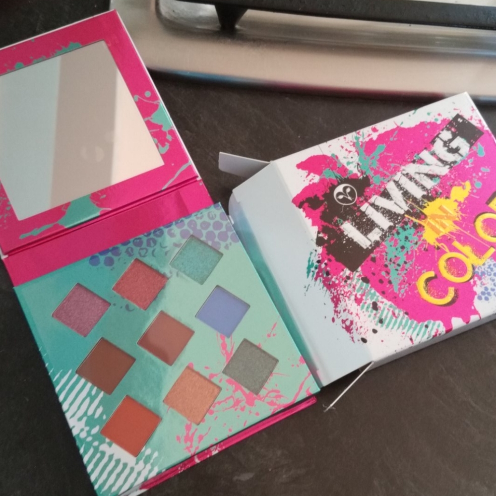Hank & Henry Living in Color Pallete - Picture 2 of 5
